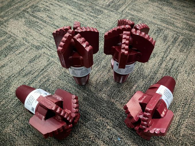 アダプター 女性 2-3/8 REG 女性 4 1/2 REG サブ 6