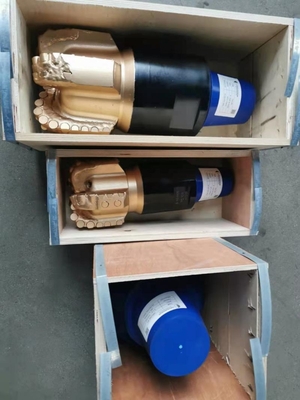 井戸の訓練のための5つの刃の鋼鉄多結晶性ダイヤモンドの穴あけ工具