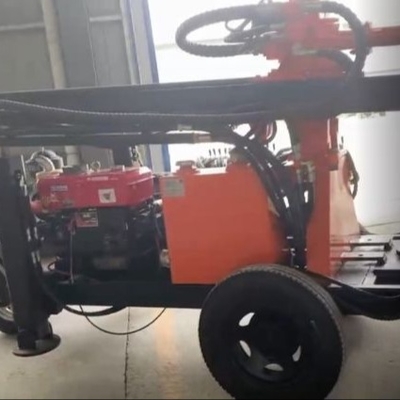 トレーラーによって取付けられるGl130tの井戸掘削リグ130m容量の空気圧縮機の訓練