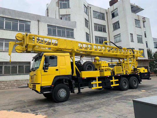 300mのボアホール掘削リグのHowo 6x4のトラックのシャーシの回転式テーブルのタイプ