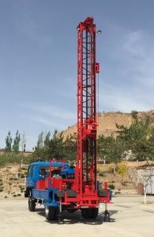 セリウムのコンパクトのトラックは300M試錐孔のドリルリグマシン100m 150m 200mを400M取付けた