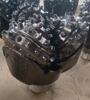 14 3/4 Iadc517 Api 鋼歯トリコーン ビット ハード ロック オープンまたはシールド ベアリング