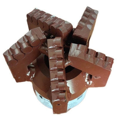 225mm ドラグ Pdcドリル 水井の掘削のための5本の刃物