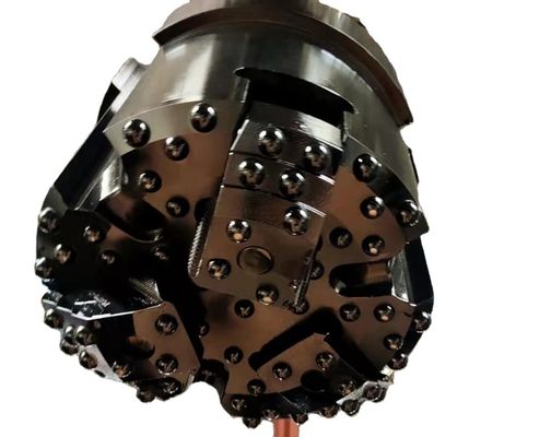 最大掘削深度1400m、性能を発揮する1200mmスライドストローク深部探査掘削リグ