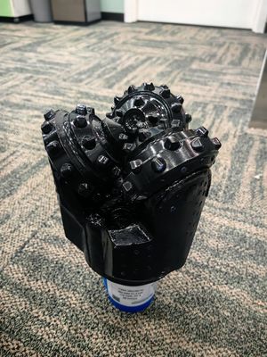 トリコーンビット 水井の掘削 穴の掘削