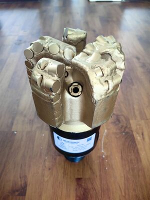 API REGネジ付き井戸掘削用8 1/2インチ5枚刃PDCドリルビット