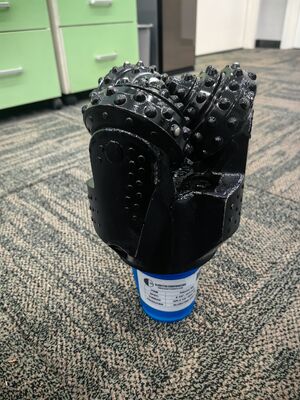 IADC637 6 1/2インチ トライコーン ロック ビット 供給者 API 鋼歯 TCI トライコーン 粘土 ビット 水井 掘削 ビット